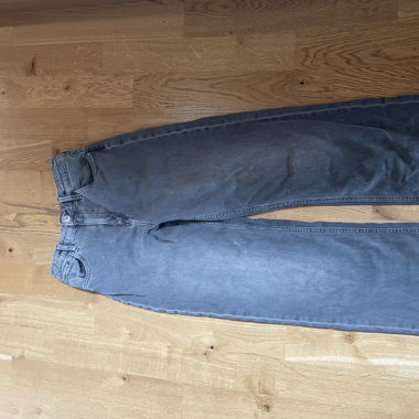 Jeans Dunkel Grau