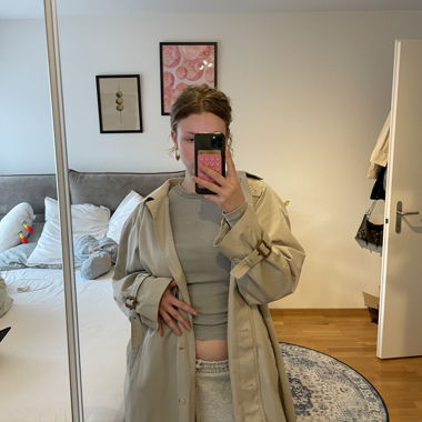 super cute vintage trench coat