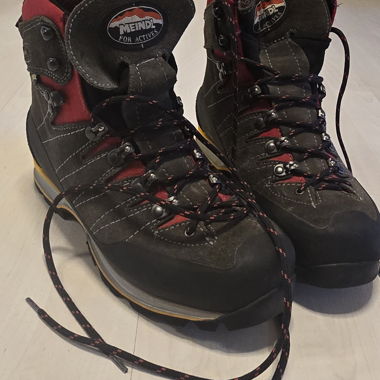 Scarpe da trekking/alta montagna Meindl adatte ai ramponi