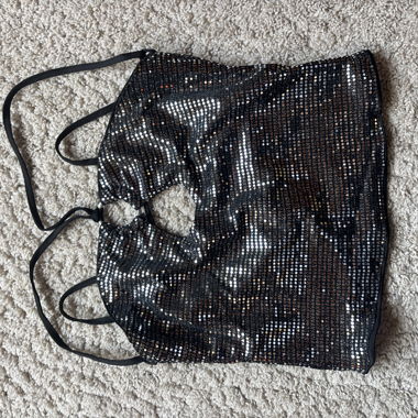 Top corto nero con strass