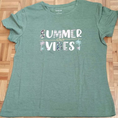 T-shirt verde Shein, "Summer Vibes"