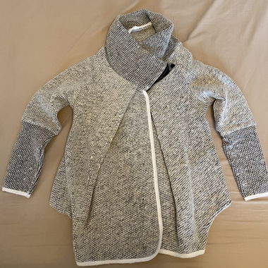 Grey knit jacket with collar