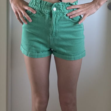 Grüne Shorts