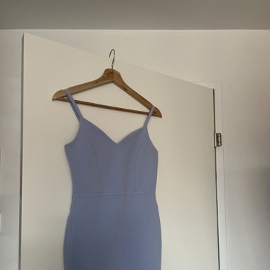 Kurzes babyblaues Kleid