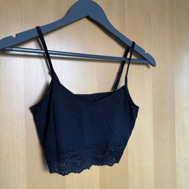 Top nero in pizzo