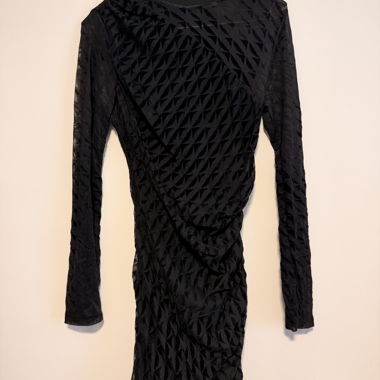 Black textured long-sleeve bodycon dress