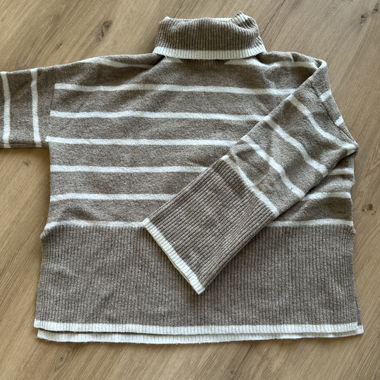 Pull col roulé tricoté