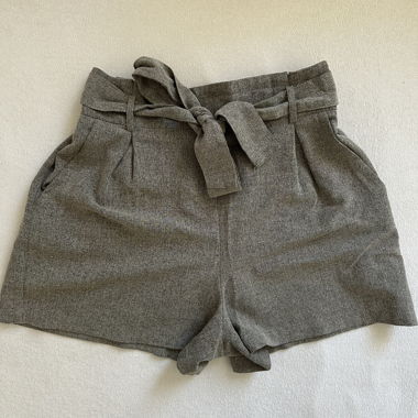 Shorts grigi a vita alta