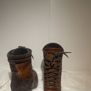 High Heels, Leder und Wildleder