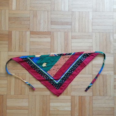 Foulard triangulaire à nouer
