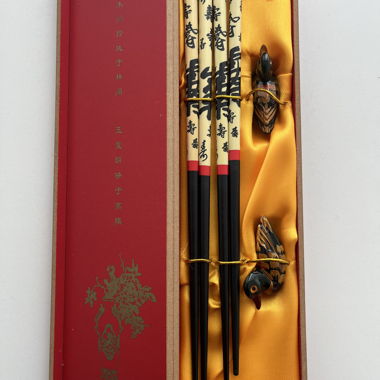 Elegant Chinese Chopsticks Set