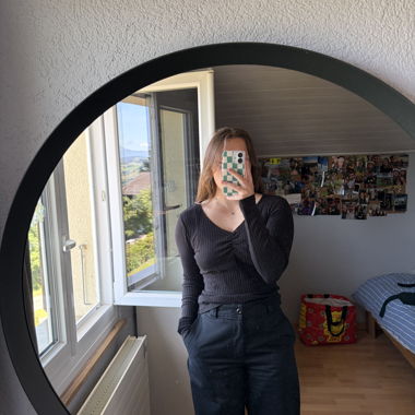 Ribbed black top
