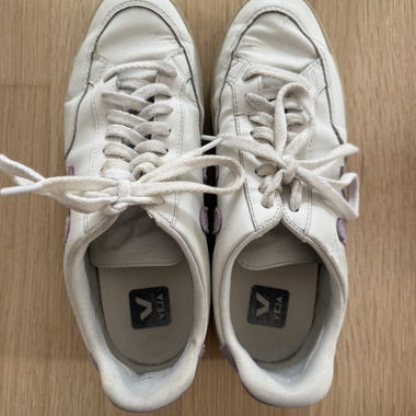 Weiße VEJA Sneaker