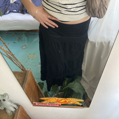 Jupe longue noire en dentelle
