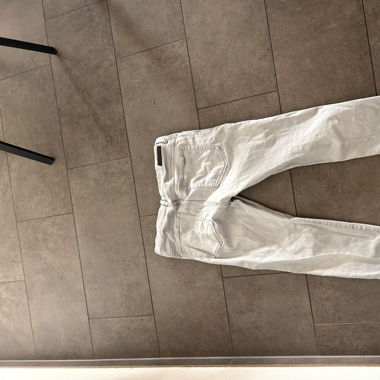 Hellgraue jeans