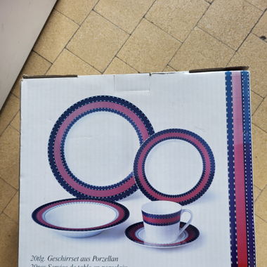 Neues Porzellan-Set