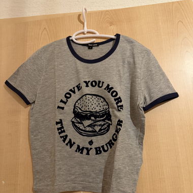 T-shirt Ringer grafica/ crop top