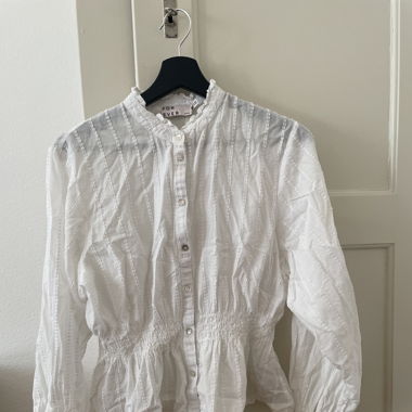 Weisse Bluse 