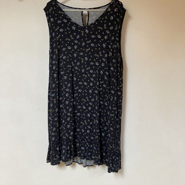 Blusa da donna blu scuro con motivo floreale