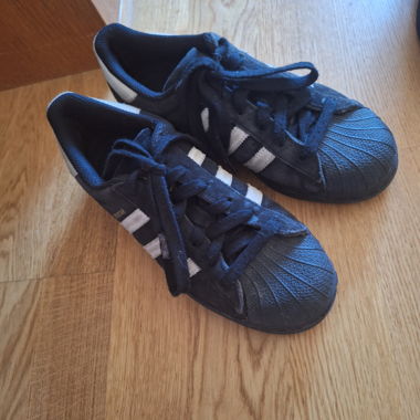 Sneakers Adidas Superstar in camoscio