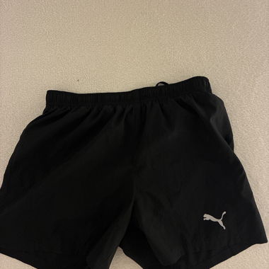 Puma Sportshorts in Schwarz