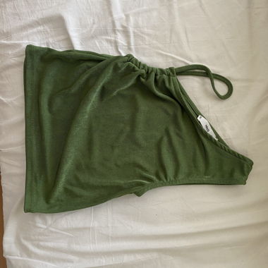 Haut vert asymétrique