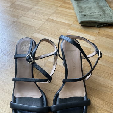Leather high heels Sandals 