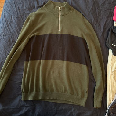 Sweatshirt