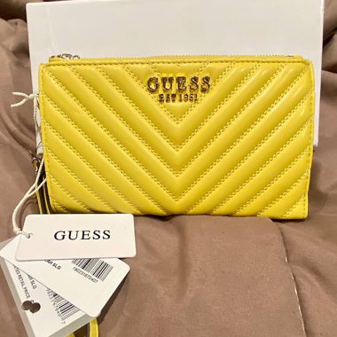 Pochette Guess