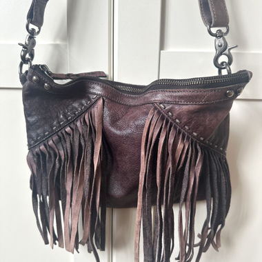 Borsa a tracolla in pelle con frange Beck Söndergaard