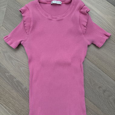 Rosa geripptes Top von Zara