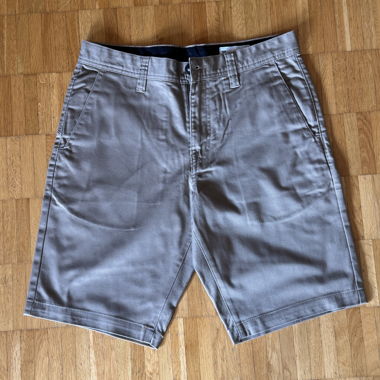 Short Volcom, taglia 30