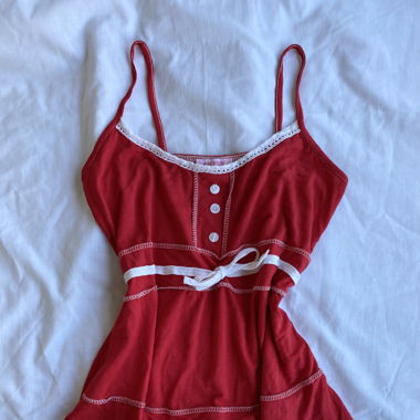 red vintage top with lace