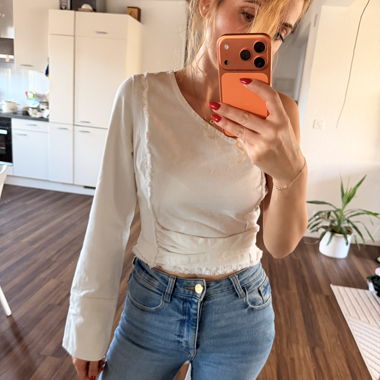 Top in denim con una manica