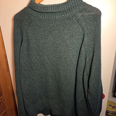 H&M dark green oversized sweater