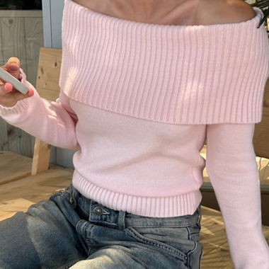 Off-shoulder pink sweater