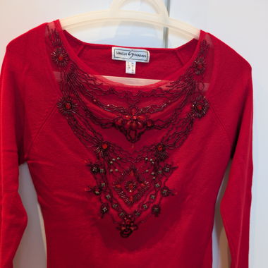 Maglione ricamato