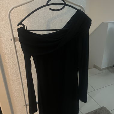 Robe de soirée mini épaules dénudées