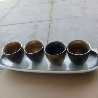 Set di 4 tazzine e vassoio, provenienza Manor