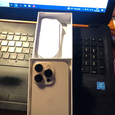 IPhone 16 Pro couleur sable
