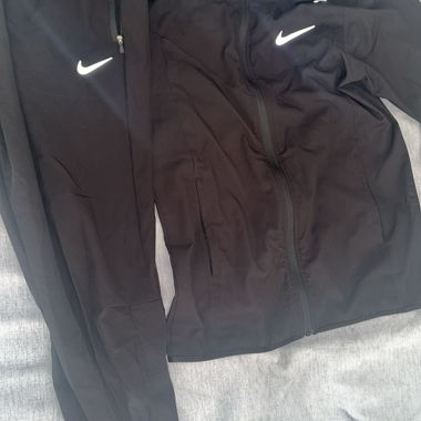 Nike Lauf-Set Jacke & Hose