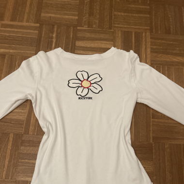 cutest vintage flower top