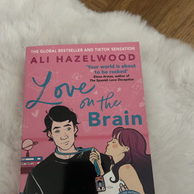 Love on the Brain ALI HAZELWOOD englisch/english