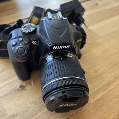 Appareil photo reflex Nikon D3400 avec objectif 18-55 mm
