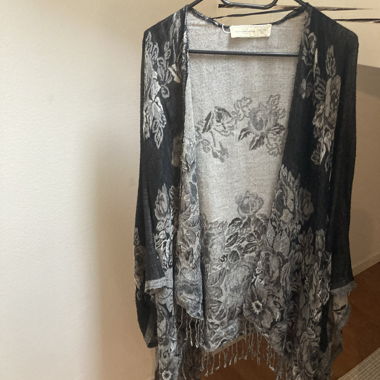 Schwarzer Floral Cardigan von Abercrombie & Fitch