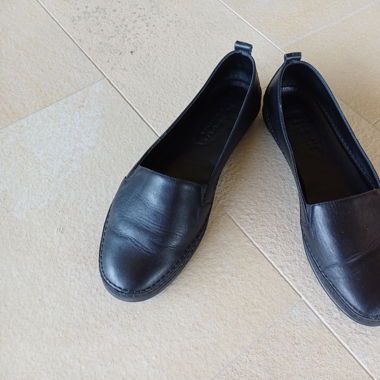 Schwarze Loafer