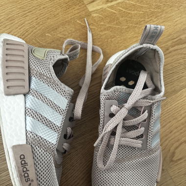 Super leichte Adidas Sneakers Gr. 39