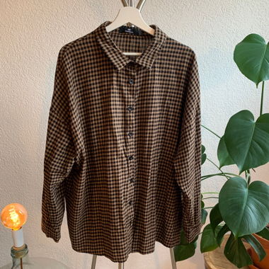 Women's checked shirt