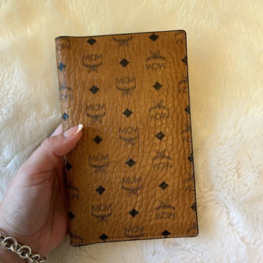 MCM Visetos Passport Holder mit Reiseetui