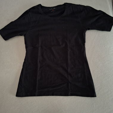 T-shirt nera
